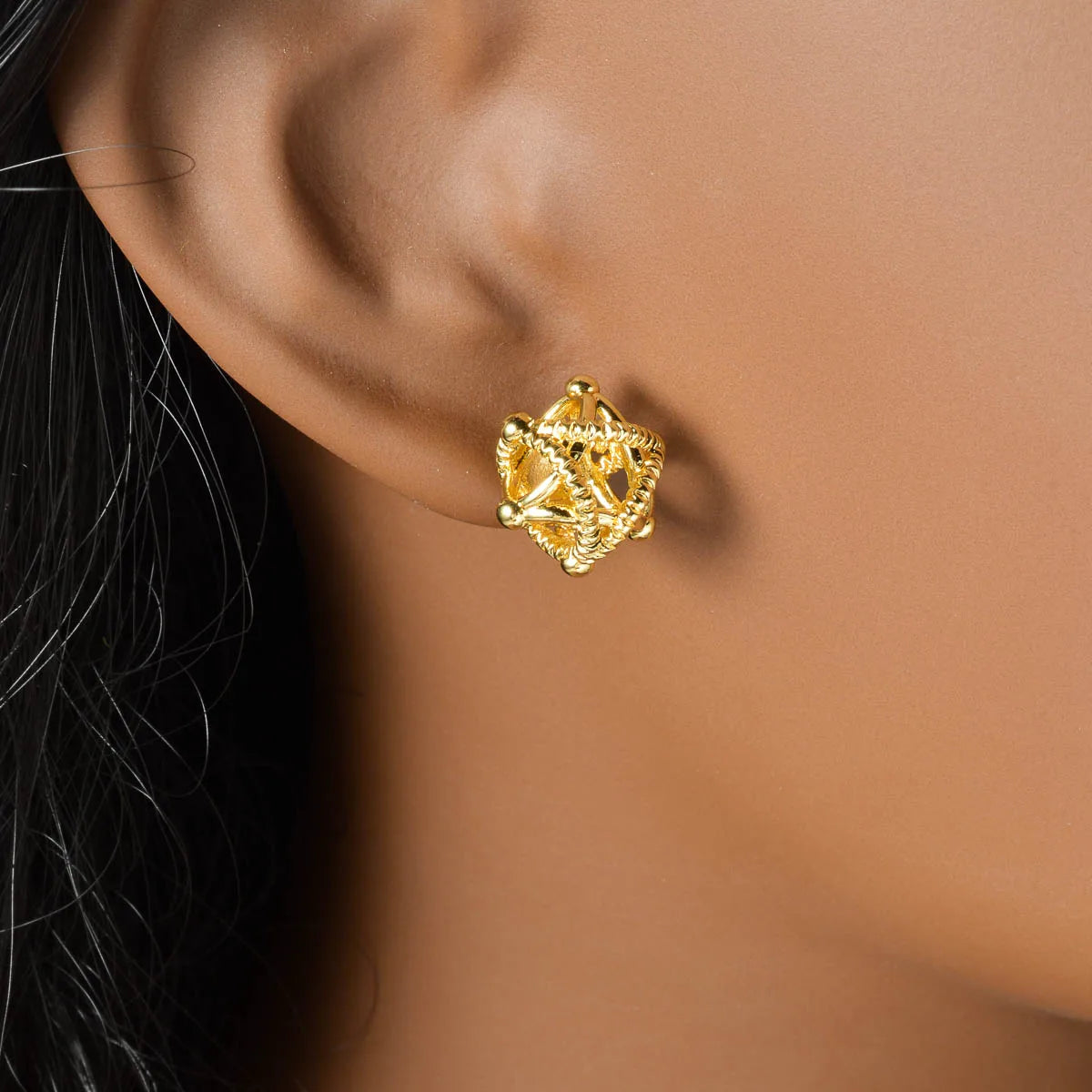 Boucles d'oreilles clous tête de mort style rock et tendance pour femme
