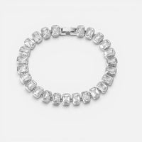 Parure Étincelante : L'Éclat du Zircon Cubique pour vos Soirées