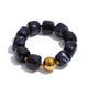 Bracelet carré en acrylique et perle dorée – Style géométrique chic