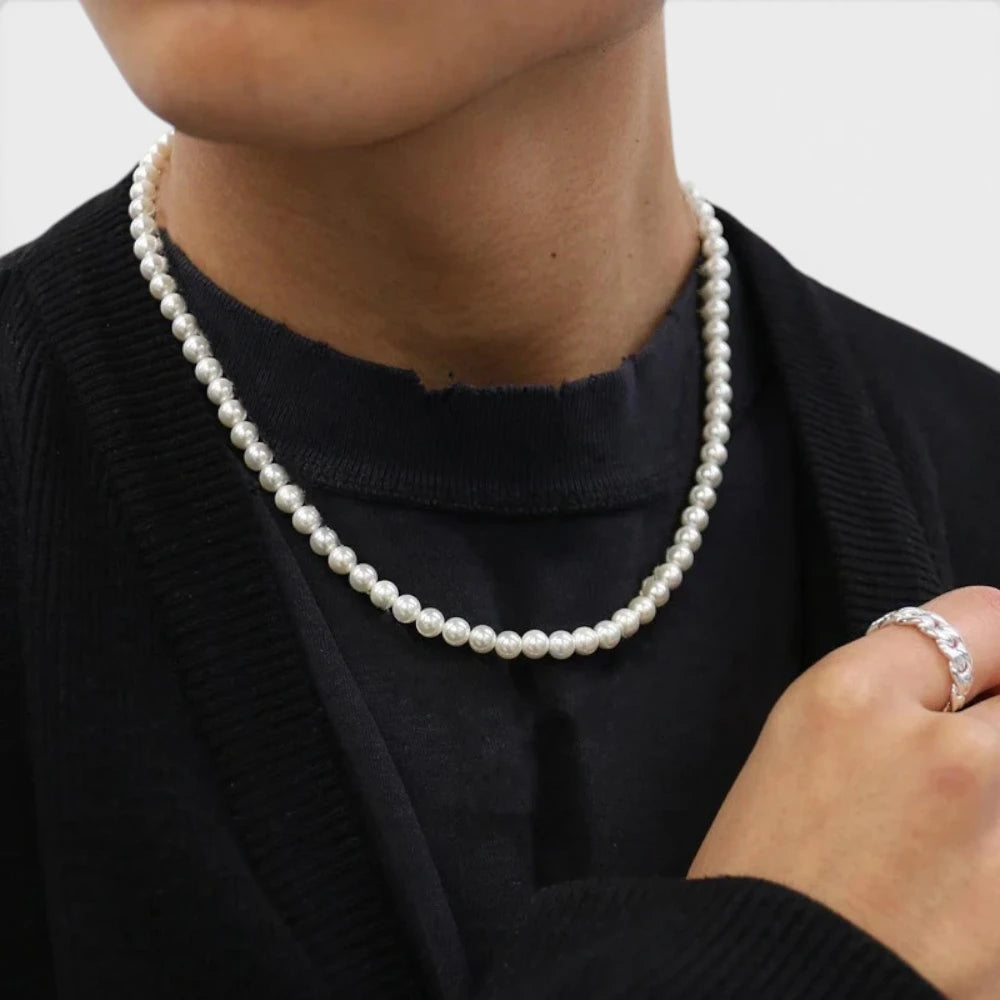 Collier Classique en Perles Blanches – Élégance Vintage et Tendance
