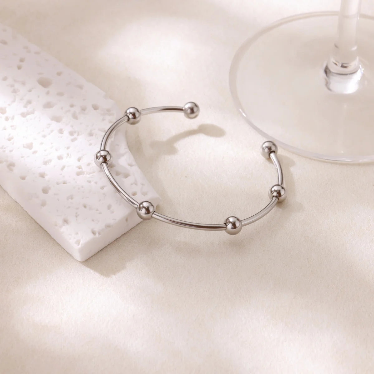 Bracelet Manchette Large Motif Floral – Bijou Vintage Élégant, Idée Cadeau Mariage