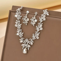 Parure de bijoux classique femme : Collier et boucles d'oreilles
