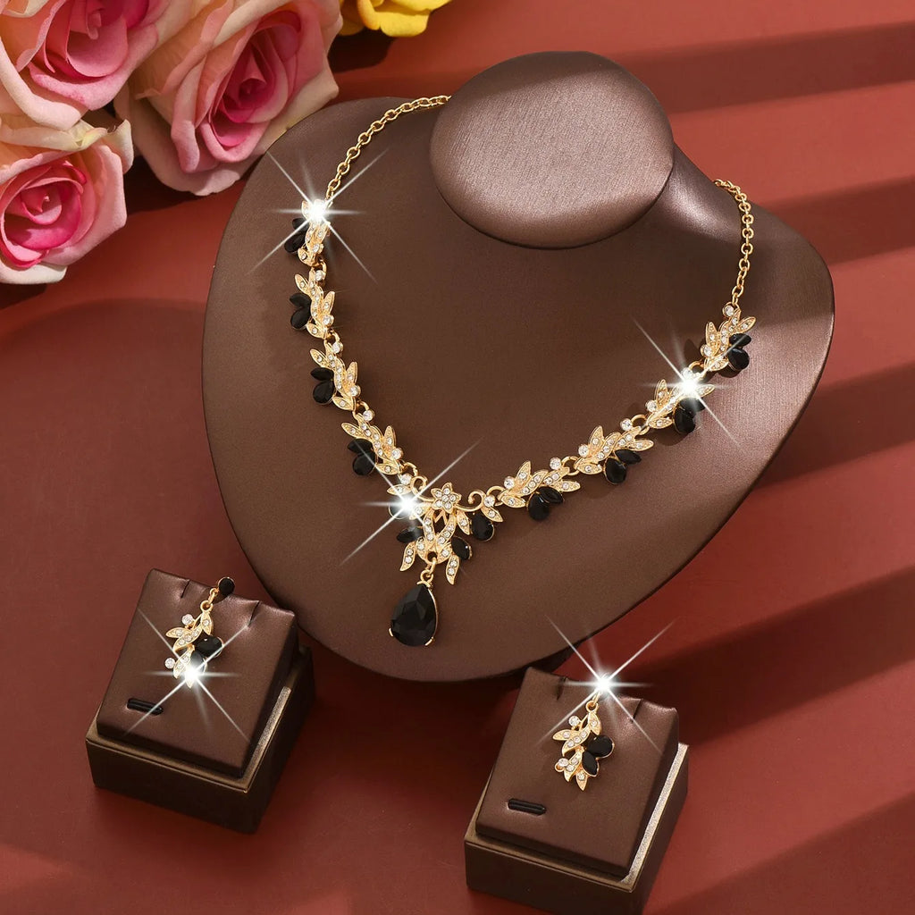 Parure de bijoux classique femme : Collier et boucles d'oreilles