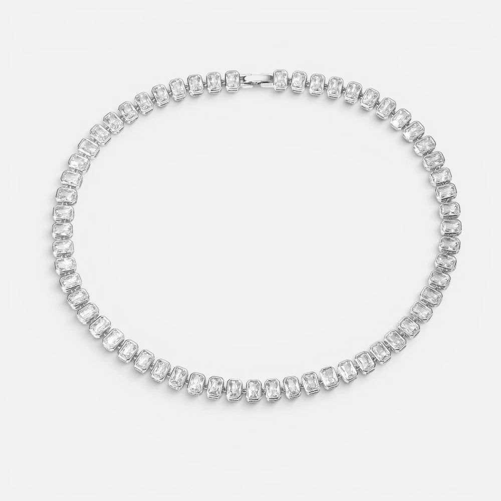 Parure Étincelante : L'Éclat du Zircon Cubique pour vos Soirées