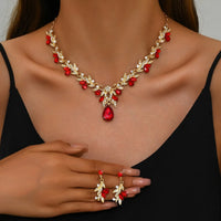 Parure de bijoux classique femme : Collier et boucles d'oreilles